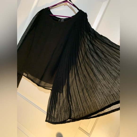 Women’s Black Dress Shirt size Large with Flowy see thru sleeve. - Picture 3 of 4